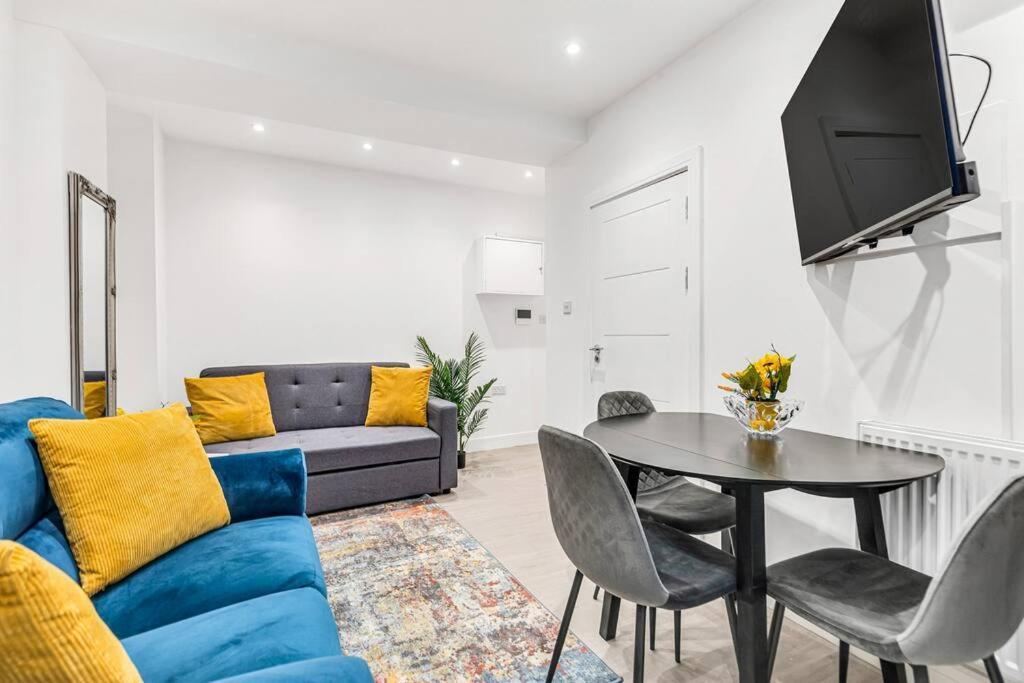 Luxstay Holland Park Apartment With Ac لندن المظهر الخارجي الصورة