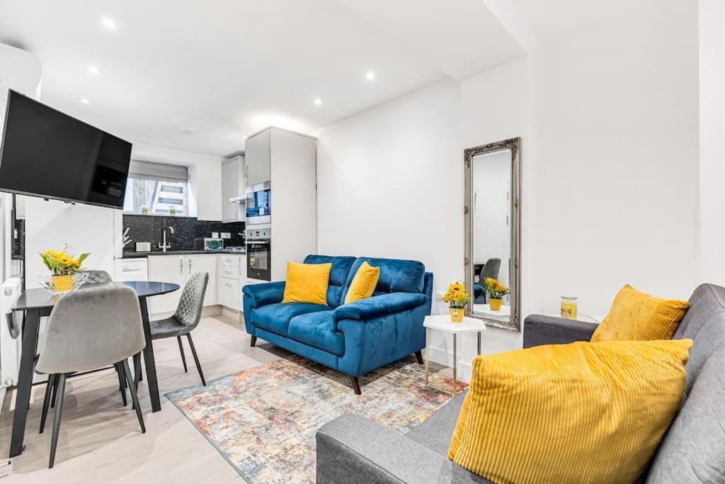 Luxstay Holland Park Apartment With Ac لندن المظهر الخارجي الصورة